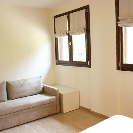 德维斯希欧农家乐 *